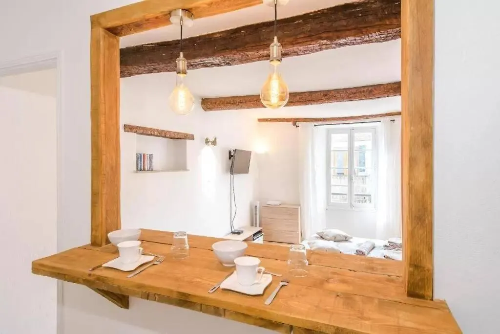 Authentique Studio Au Coeur Du Village Provencal Villeneuve-Loubet