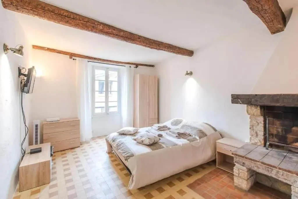 Apartment Authentique Studio Au Coeur Du Village Provencal Villeneuve-Loubet