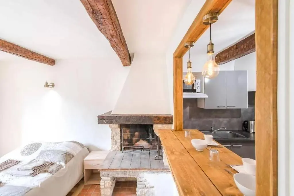 Authentique Studio Au Coeur Du Village Provencal location